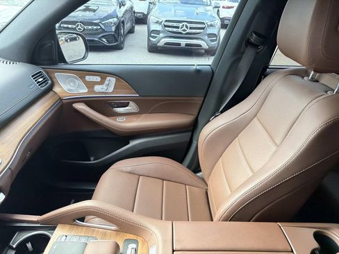 Used 2024 Mercedes-Benz GLS 450 4MATIC image 16