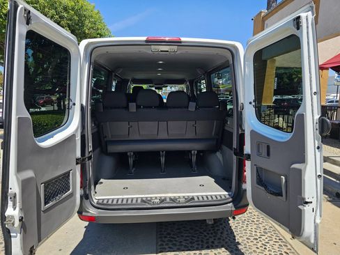 Used 2016 Mercedes-Benz Sprinter 2500 image 22