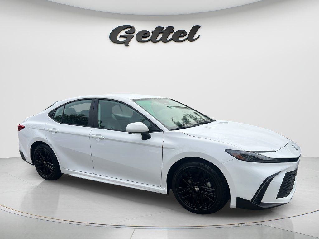 Used 2026 Toyota Camry SE FWD image 3