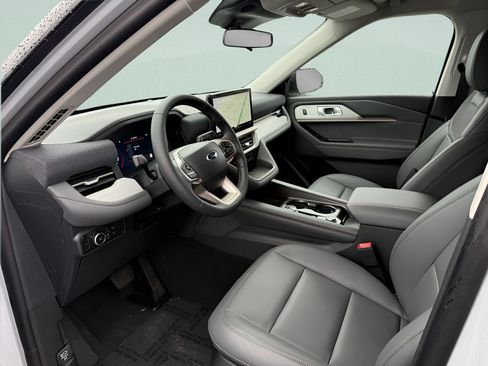 New 2026 Ford Explorer Active w/ Active Comfort Package AWD/4WD image 3