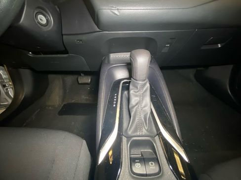 Used 2022 Toyota Corolla LE image 11