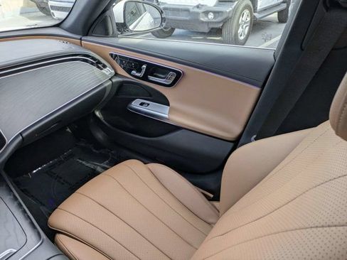 Used 2025 Mercedes-Benz E 350 Sedan image 16