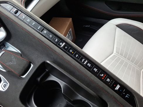 Used 2023 Chevrolet Corvette Stingray Premium Cpe w/ Z51 Performance Package image 14