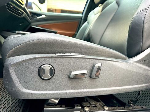 Used 2021 Volkswagen ID.4 Pro S image 14