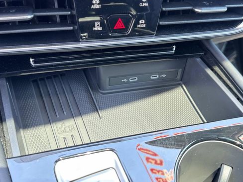 Certified 2025 Volkswagen Atlas SEL Premium R-Line image 29