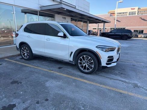 Used 2022 BMW X5 xDrive40i w/ Parking Assistance Package image 2