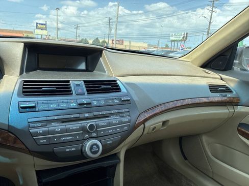 Used 2010 Honda Accord EX-L image 19
