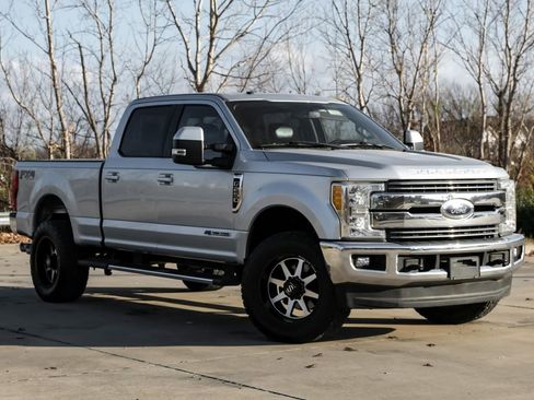 Used 2017 Ford F250 Lariat w/ FX4 Off-Road Package image 9