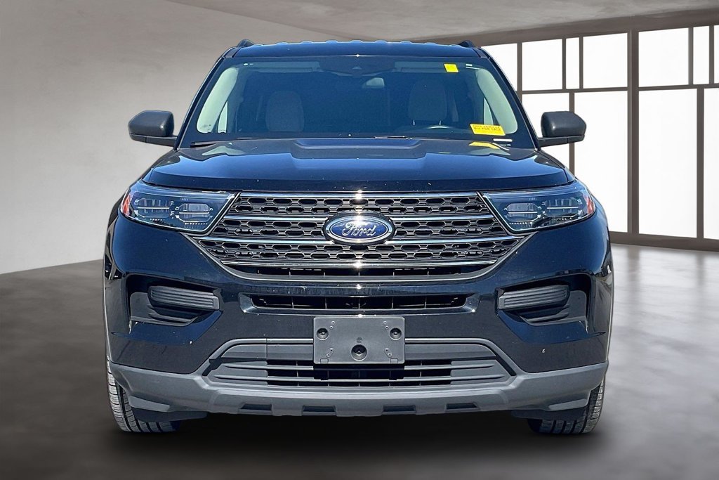 Used 2023 Ford Explorer XLT RWD image 2