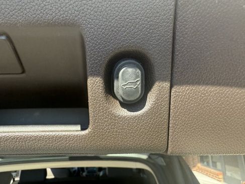 Used 2019 GMC Yukon Denali image 27