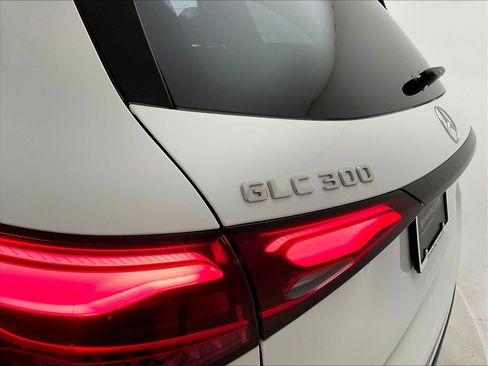 Used 2024 Mercedes-Benz GLC 300 4MATIC w/ AMG Line image 24
