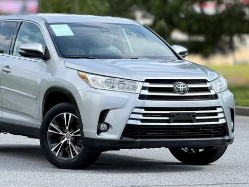 Used 2019 Toyota Highlander Plus w/ Protection Package #3 AWD/4WD image 46