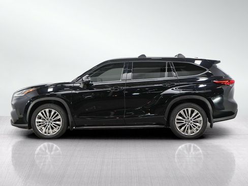 Used 2023 Toyota Highlander Platinum AWD/4WD image 2