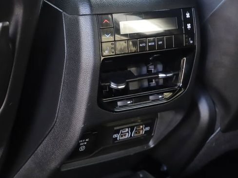 Used 2024 Jeep Grand Cherokee L Limited w/ Luxury Tech Group II AWD/4WD image 19