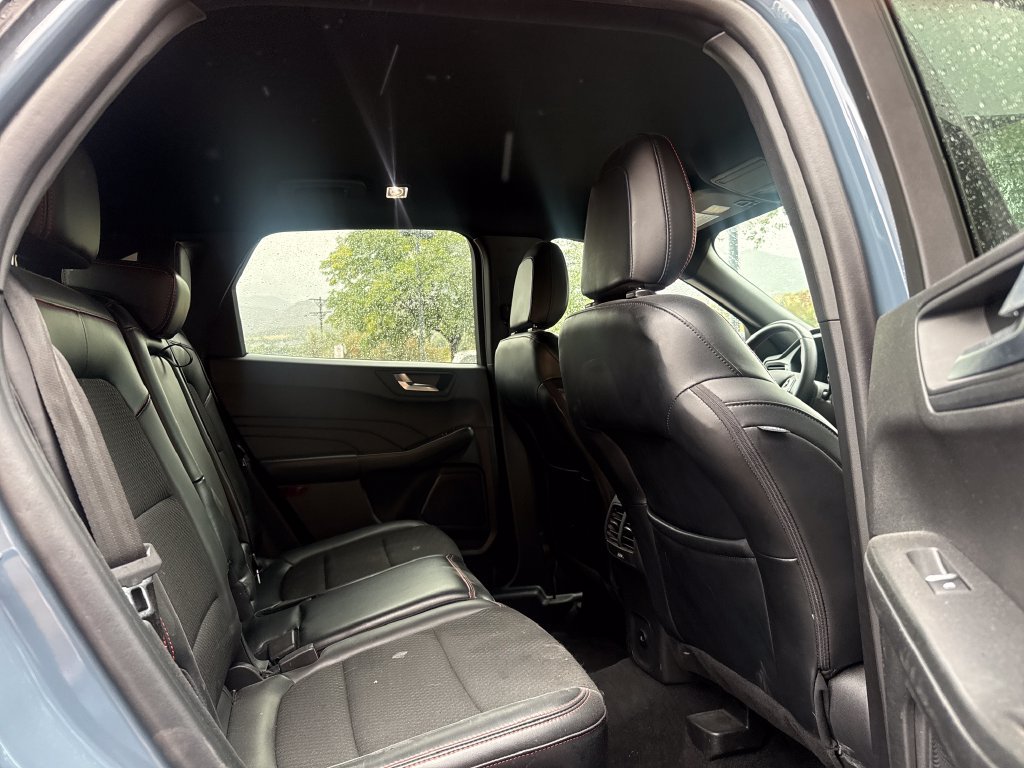 Certified 2025 Ford Escape ST-Line Select AWD/4WD image 21