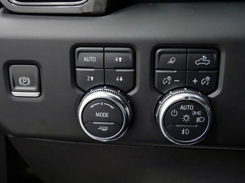 Used 2022 GMC Sierra 1500 AT4 w/ AT4 Premium Package image 26