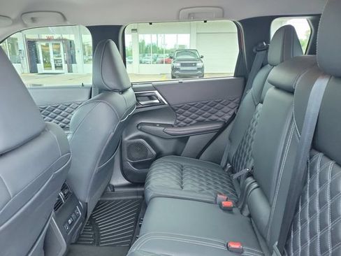 Used 2024 Mitsubishi Outlander SEL FWD image 14
