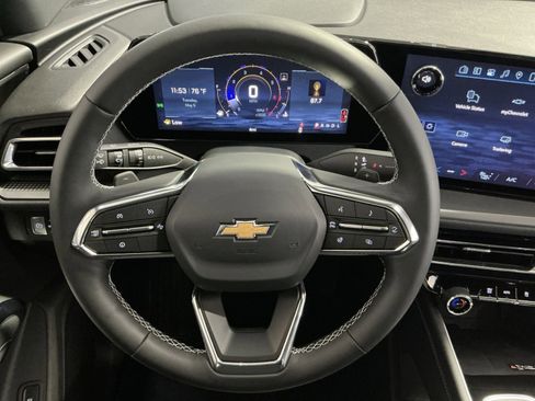 New 2026 Chevrolet Traverse LT w/ Sun and Wheel Package FWD image 17
