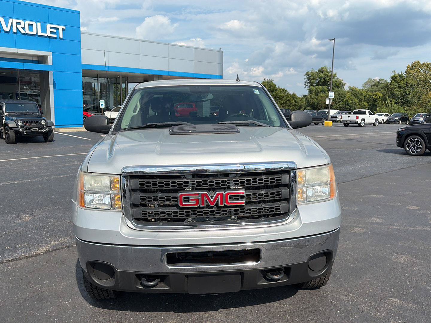 Used 2011 GMC Sierra 2500 SLE w/ Convenience Package AWD/4WD image 8