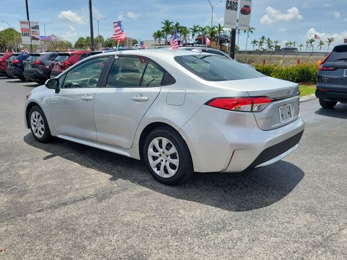 Used 2022 Toyota Corolla LE FWD image 9