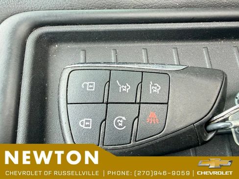 Used 2021 Chevrolet Tahoe Z71 w/ Luxury Package AWD/4WD image 32