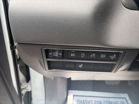 Used 2024 Toyota Tundra Limited AWD/4WD image 19