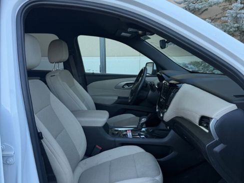 Used 2023 Chevrolet Traverse LT w/ LPO, Floor Liner Package image 23