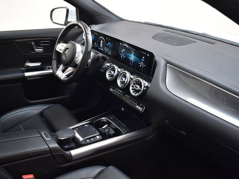 Used 2021 Mercedes-Benz GLA 35 AMG 4MATIC w/ Premium Package image 20