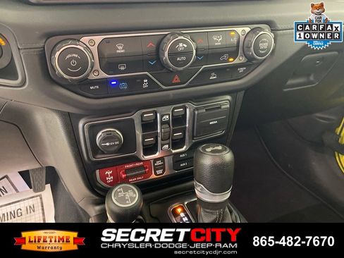 Used 2024 Jeep Wrangler Unlimited Rubicon 4xe AWD/4WD image 22