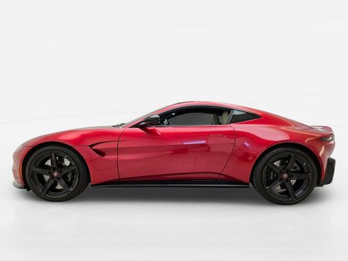 Used 2023 Aston Martin V8 Vantage Coupe RWD image 12