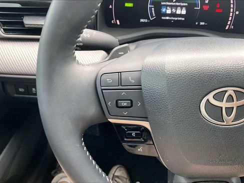 Used 2025 Toyota Camry SE w/ Multimedia Upgrade Package FWD image 23