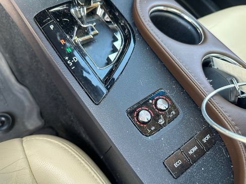 Used 2017 Toyota Avalon XLE Premium w/ All Weather Liner Package FWD image 34