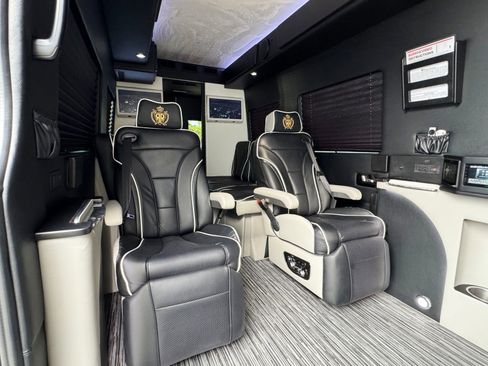 Used 2023 Mercedes-Benz Sprinter 3500 image 69