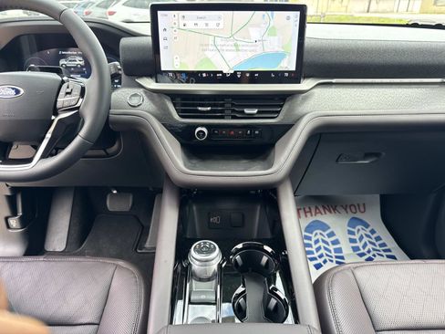 New 2026 Ford Explorer Platinum image 11