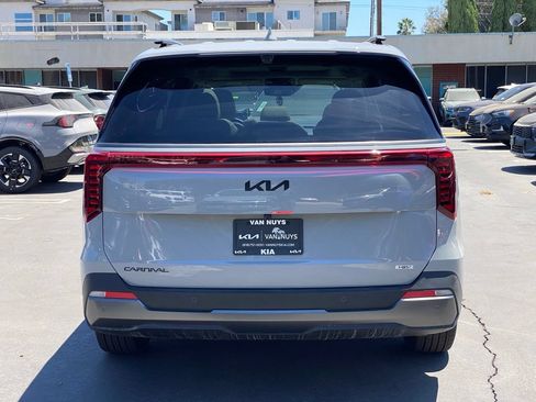 New 2026 Kia Carnival SX Prestige FWD image 5