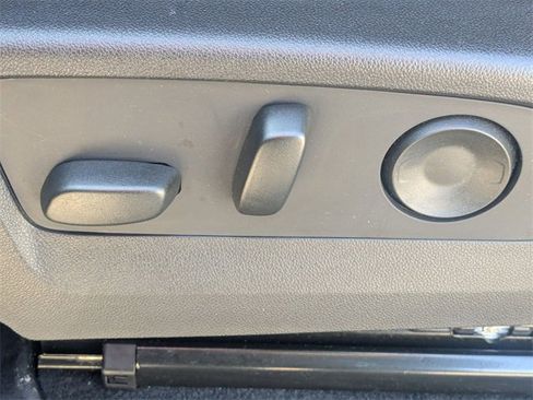 Used 2025 GMC Canyon AT4 image 15