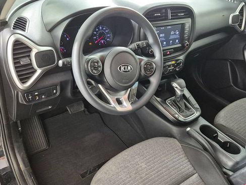 Used 2020 Kia Soul S FWD image 11