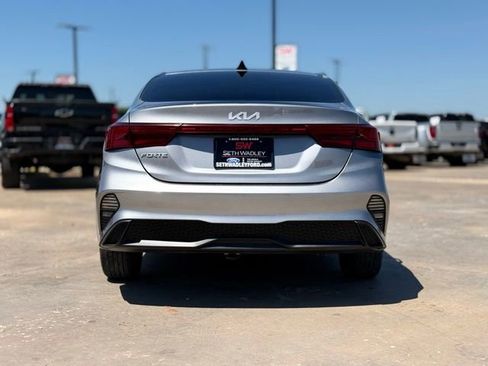 Used 2024 Kia Forte LXS FWD image 7