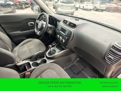 Used 2016 Kia Soul FWD image 18