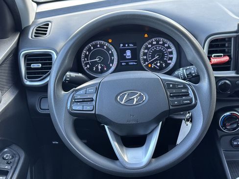 Used 2021 Hyundai Venue SE image 28