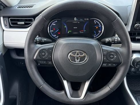 Used 2023 Toyota RAV4 XLE Premium image 14