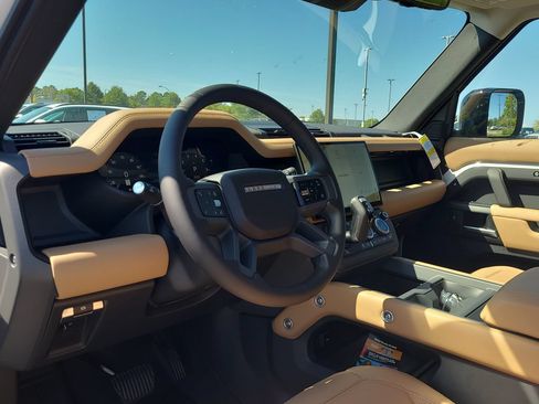 New 2026 Land Rover Defender 110 S AWD/4WD image 10