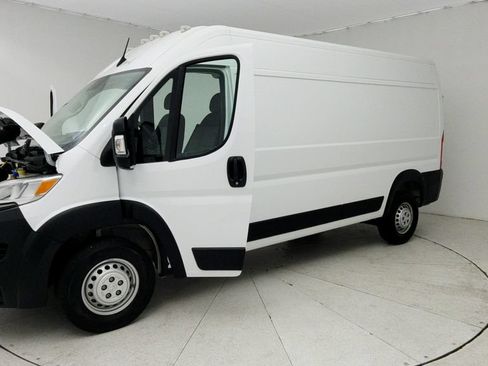 Used 2026 RAM ProMaster 2500 w/ Convenience Group FWD image 11