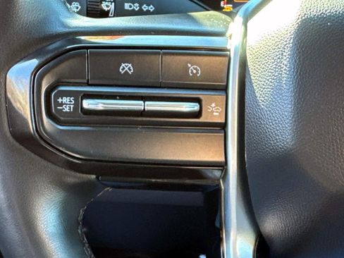 Used 2023 Chevrolet Colorado LT w/ LT Convenience Package III image 17