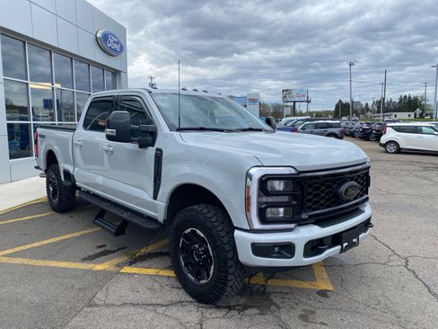 Used 2026 Ford F250 Lariat w/ Tremor Off-Road Package AWD/4WD image 7