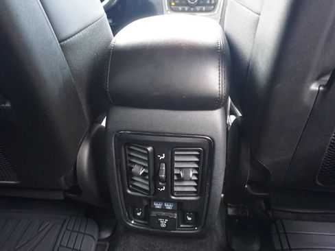 Used 2018 Jeep Grand Cherokee Limited AWD/4WD image 21