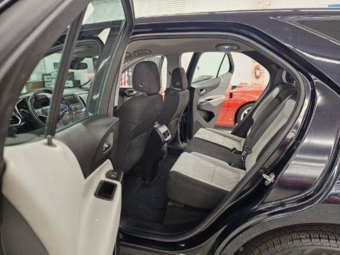 Used 2020 Chevrolet Equinox LS FWD image 9
