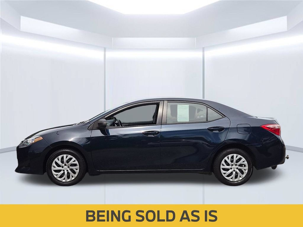 Used 2018 Toyota Corolla LE FWD image 2