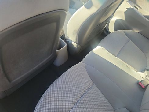 Used 2012 Hyundai Accent GS image 10