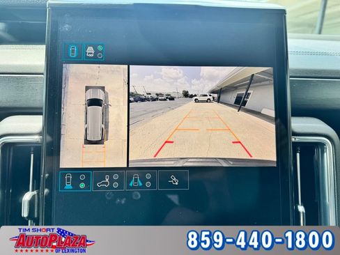Used 2025 GMC Yukon XL Denali AWD/4WD image 23